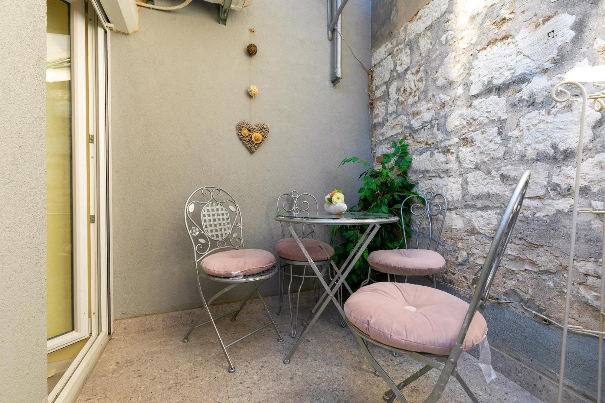 Duplex Apartment Camelia In Charming Old Town Rovinj Exterior foto