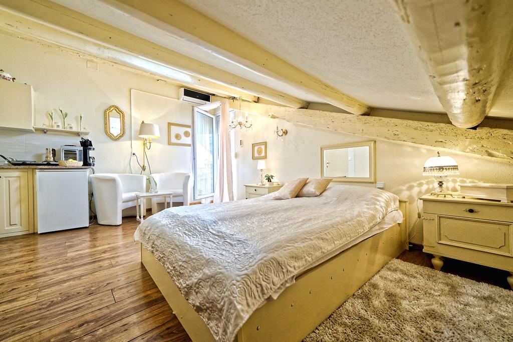 Duplex Apartment Camelia In Charming Old Town Rovinj Exterior foto